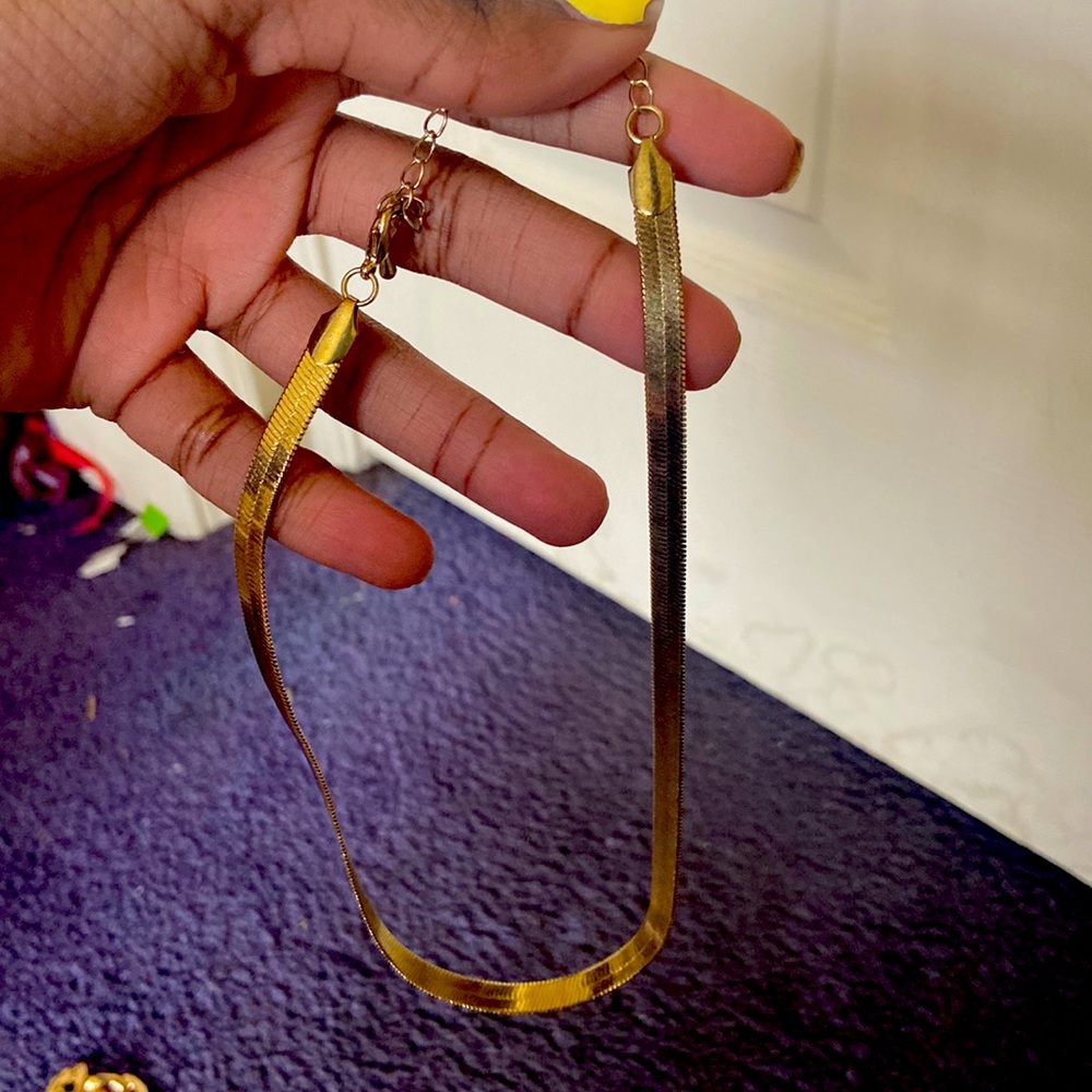 Gold. H&M necklace.